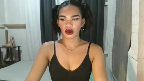 neomi online show from October 13, 10:06 am