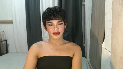 neomi online show from October 29, 5:25 pm