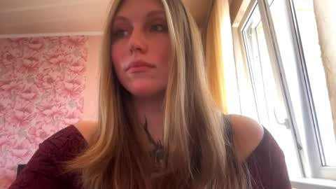 neomimaddern online show from April 6, 8:59 am