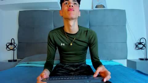  NeoRaptis  jhonatan  online show from February 13, 8:13 pm