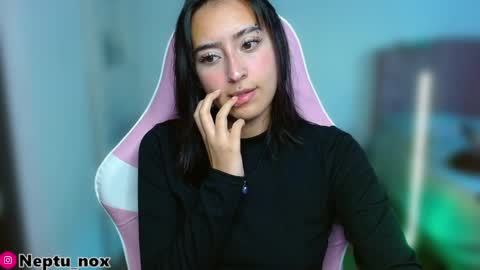 Neptu noxx online show from March 25, 8:48 pm