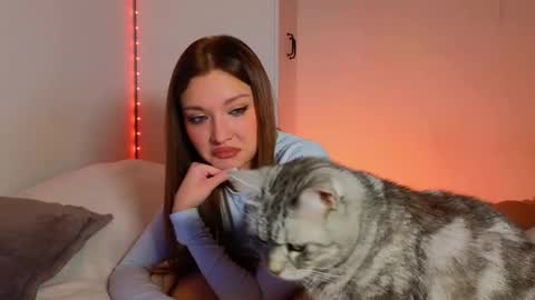 Snapshot of nessarosse chatting on February 21, 6:26 pm Nessa online show from February 21, 6:26 pm