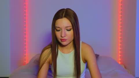 Snapshot of nessarosse chatting on January 19, 9:13 pm Nessa online show from January 19, 9:13 pm