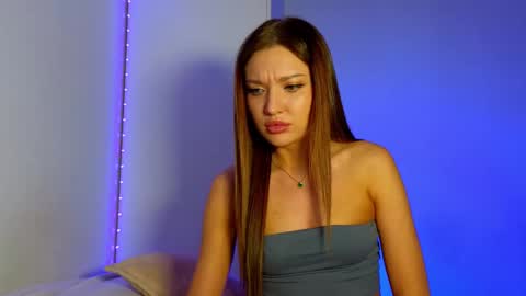 Snapshot of nessarosse chatting on March 4, 6:39 pm Nessa online show from March 4, 6:39 pm