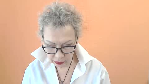 NessyJenixs online show from November 25, 8:24 am