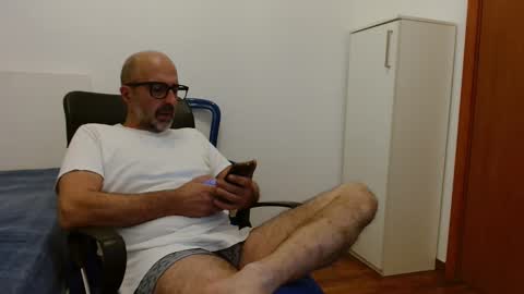 simi online show from October 10, 6:36 pm