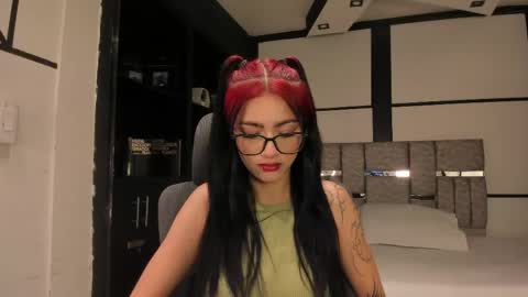 nezukoo_1 online show from May 26, 8:48 pm