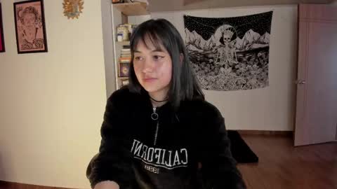 Snapshot of nia_blaze chatting on February 27, 9:14 pm Nia online show from February 27, 9:14 pm