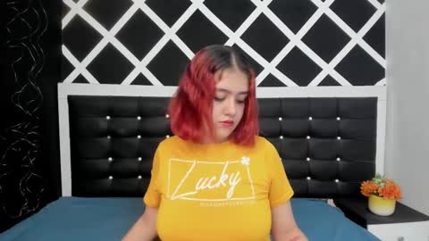 Estefani  online show from February 13, 8:03 pm