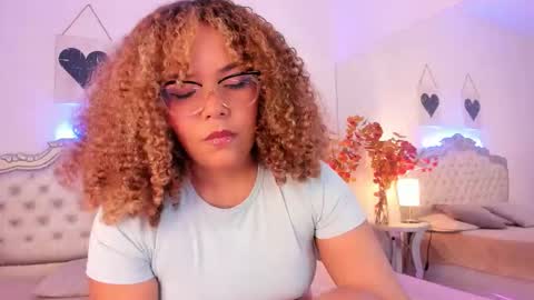 niacolussi online show from October 10, 8:35 pm