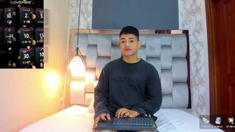 Snapshot of niall_falcon chatting on January 7, 12:41 pm Niall  online show from January 7, 12:41 pm