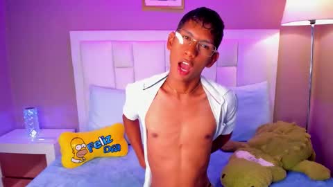 Nick online show from February 26, 1:42 am