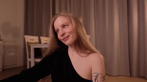 Nicka Cherie online show from March 29, 7:04 pm