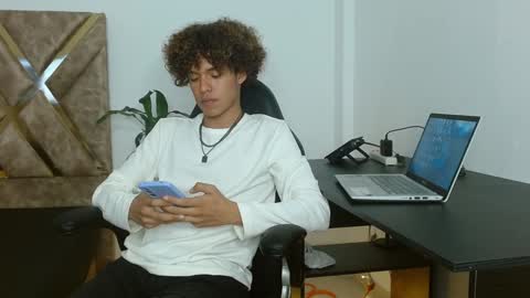 Snapshot of nickolas_moon chatting on January 30, 1:22 am Nickolas Muoz online show from January 30, 1:22 am