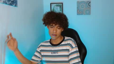 Snapshot of nickolas_moon chatting on December 24, 3:27 am Nickolas Muoz online show from December 24, 3:27 am