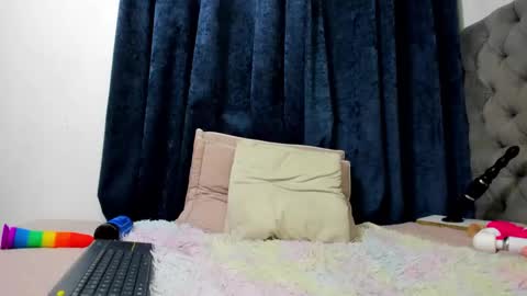 Nicky Brown online show from February 3, 10:43 pm