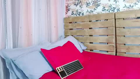 nicky_oli online show from January 31, 3:44 pm