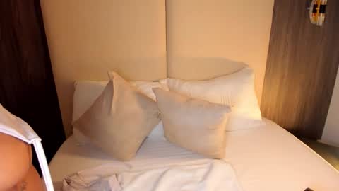 Nicky  online show from February 17, 2:43 am