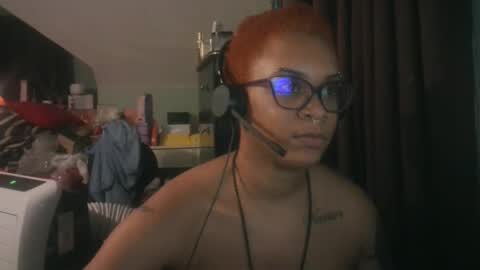 nickythehawtie online show from March 18, 2:06 am