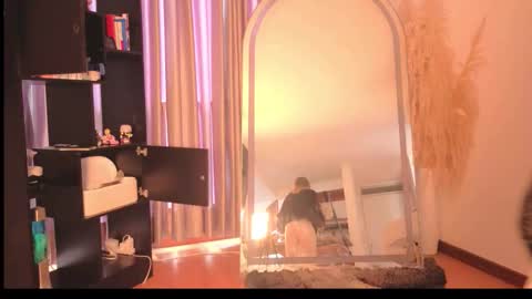 Nicky online show from November 14, 4:31 pm