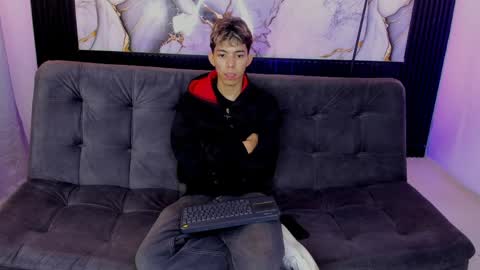 nico_naughtyboy online show from June 8, 1:28 am