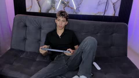 nico_naughtyboy online show from June 6, 1:00 am