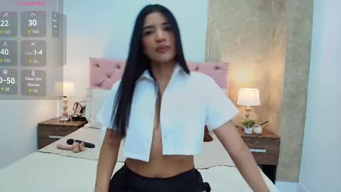 Nicol Alvarez online show from October 21, 7:50 pm