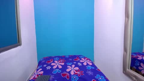 nicol_grey1302 online show from January 14, 3:03 am