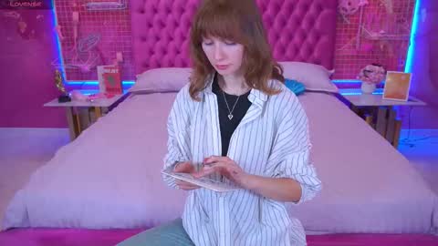 Nicol Moonn online show from November 13, 7:33 am