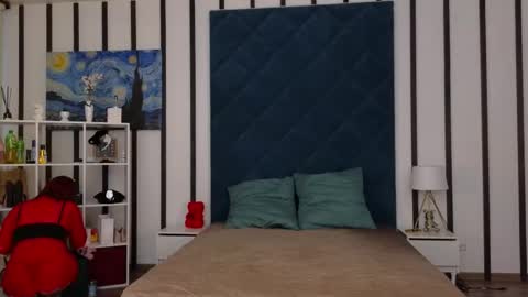 Lily  dont forget to thumbs up me online show from February 18, 9:32 am