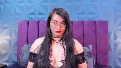 Nicole online show from December 17, 3:46 am