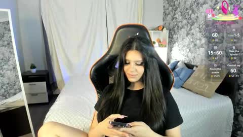 My name is Nicole. I m completely new here online show from December 19, 7:26 am