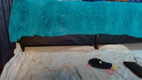  Anna Nicole  online show from March 5, 4:35 pm