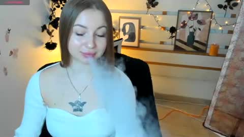 Snapshot of nicoledior_ chatting on October 25, 6:35 am Nicole online show from October 25, 6:35 am