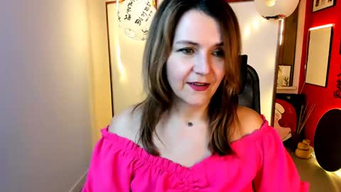 nicolehits online show from March 31, 5:35 pm