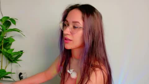 nicoleirisxxx online show from March 28, 8:27 am
