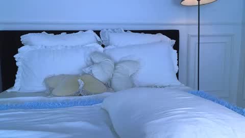 Nicole online show from January 17, 3:27 am