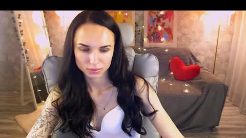 Nicole online show from June 25, 5:07 pm