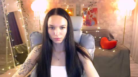 Nicole online show from June 21, 4:57 pm
