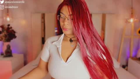 Snapshot of nicolemorelli2 chatting on September 19, 12:20 pm Andrea give it a thumbs up please its important online show from September 19, 12:20 pm