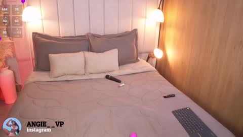 nicoleth18 online show from September 15, 12:17 pm