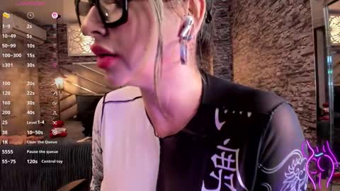 Nicolle online show from March 10, 10:02 pm