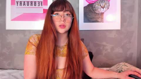 nicolle_evanss_ online show from October 25, 4:57 am