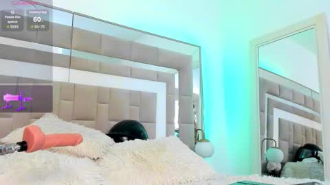 Nicolle online show from March 17, 4:23 pm