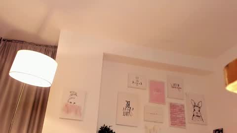 Nicolle online show from March 12, 2:09 am