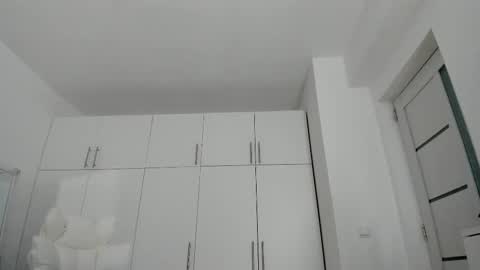 Nicolle online show from November 22, 6:23 am