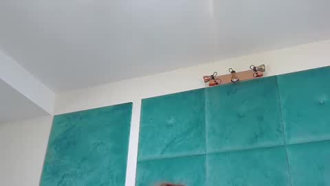 Nicolle online show from March 4, 11:00 pm