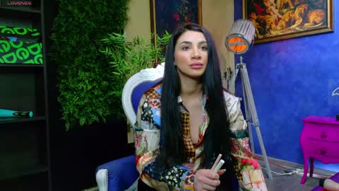 Nicolle online show from April 11, 8:51 am