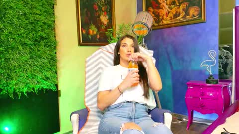 Nicolle online show from September 24, 3:30 pm