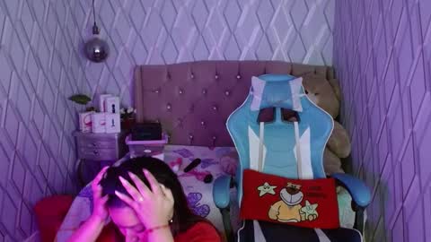 Nicolle Miley online show from March 3, 3:19 am